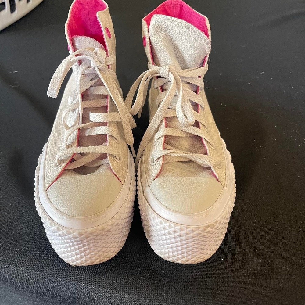Converse Chuck Taylor All Star Lugged 2.0 White Pink High Top Platform 571676C - Picture 4 of 7